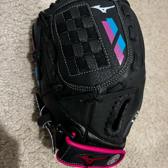 New Mizuno Black 11” Glove LHT - Picture 5 of 5
